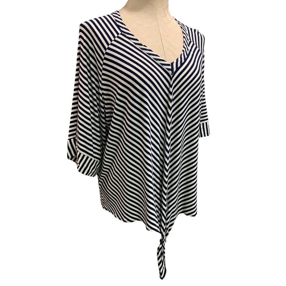 2X Skye's the Limit Woman V-Neck Soft Tshirt Knot Front Hem
